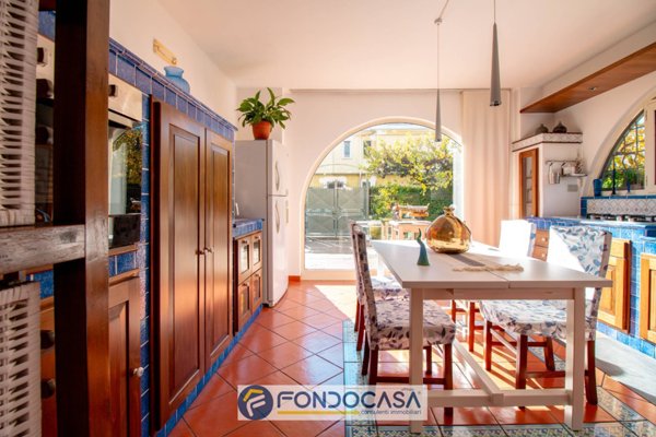 casa indipendente in vendita a Montecorvino Pugliano