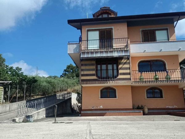 casa indipendente in vendita a Montecorvino Pugliano in zona Santa Tecla