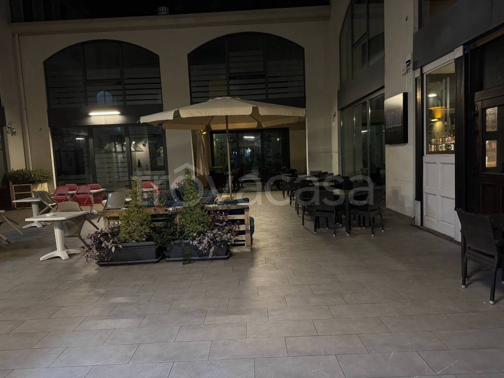 negozio in vendita a Montecorvino Pugliano in zona Pagliarone