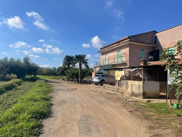 casa indipendente in vendita a Montecorvino Pugliano
