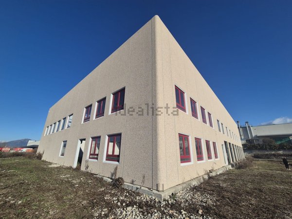 capannone in vendita a Montecorvino Pugliano