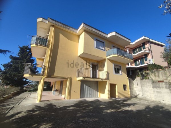 casa indipendente in vendita a Montecorvino Pugliano in zona Santa Tecla