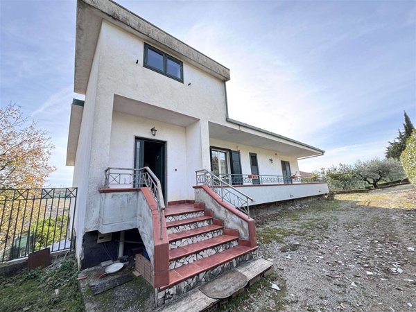 casa indipendente in vendita a Montecorvino Pugliano
