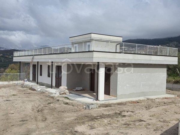 casa indipendente in vendita a Montecorvino Pugliano