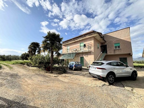 casa indipendente in vendita a Montecorvino Pugliano