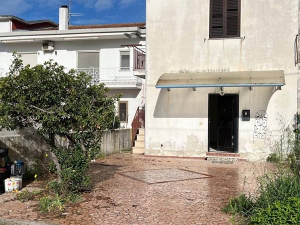 casa indipendente in vendita a Montecorvino Pugliano in zona Bivio Pratole