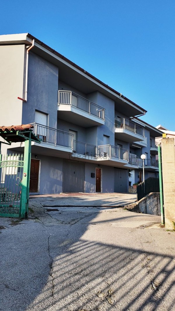 casa indipendente in vendita a Montecorvino Pugliano in zona Santa Tecla