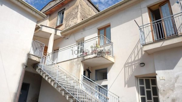 casa semindipendente in vendita a Montecorvino Pugliano in zona Pugliano