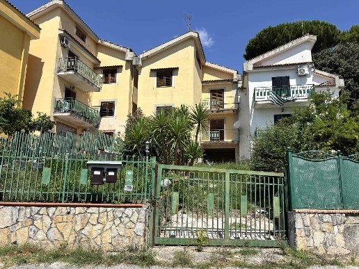 casa indipendente in vendita a Montecorvino Pugliano in zona Pugliano