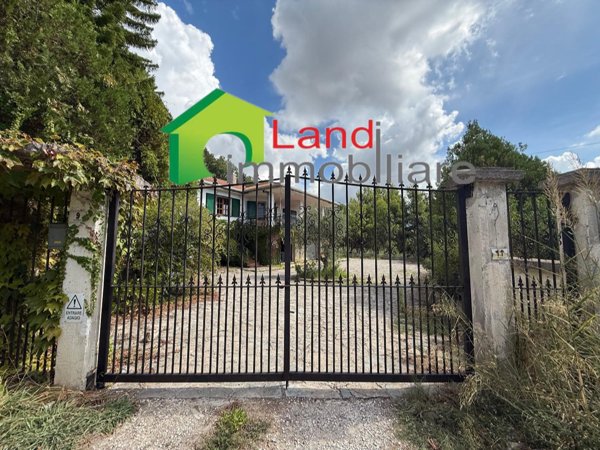 casa indipendente in vendita a Montecorvino Pugliano