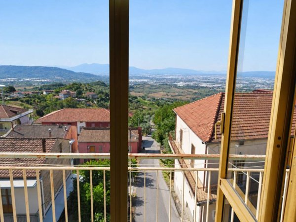 appartamento in vendita a Montecorvino Pugliano in zona Pugliano