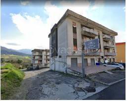 negozio in vendita a Montecorvino Rovella in zona Pezze