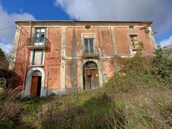 casa indipendente in vendita a Montecorvino Rovella in zona Macchia