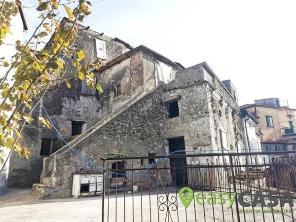casa indipendente in vendita a Montecorvino Rovella