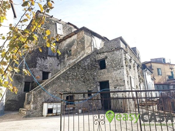 esavano in vendita a Montecorvino Rovella