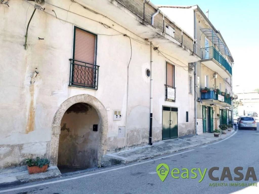 appartamento in vendita a Montecorvino Rovella in zona Gauro