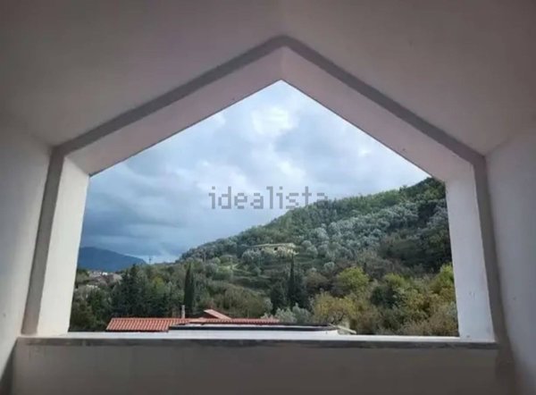 pentavano in vendita a Montecorvino Rovella