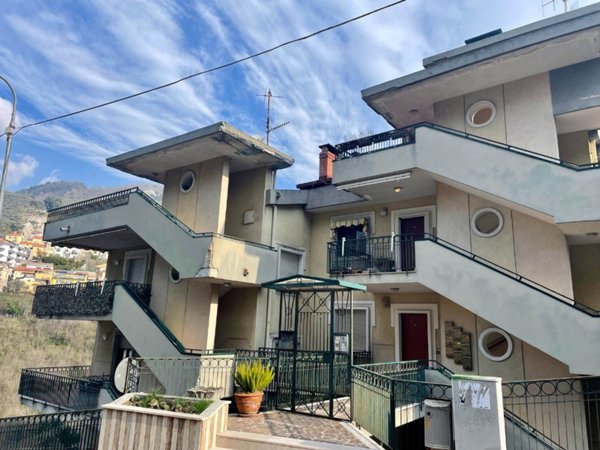appartamento in vendita a Montecorvino Rovella