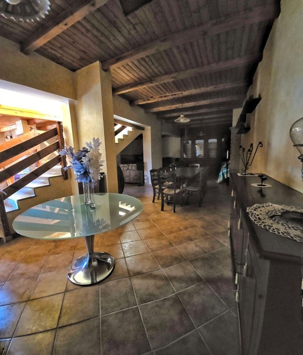 casa indipendente in vendita a Montecorvino Rovella