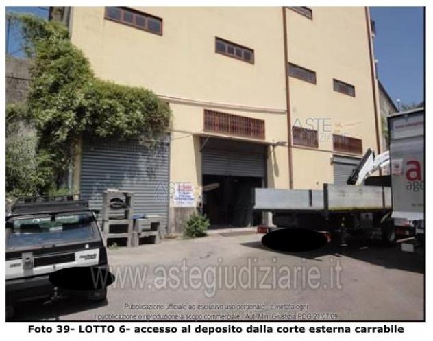 locale commerciale in vendita a Montecorvino Rovella