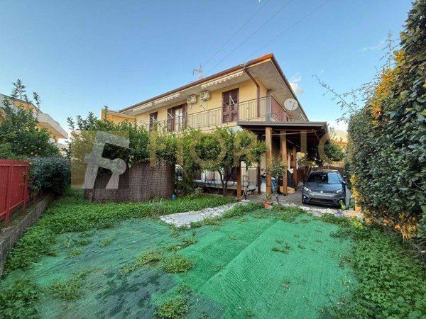 appartamento in vendita a Montecorvino Rovella in zona Macchia