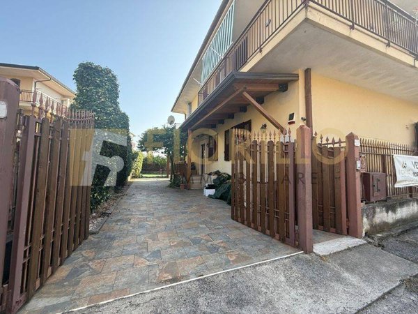 appartamento in vendita a Montecorvino Rovella in zona Macchia