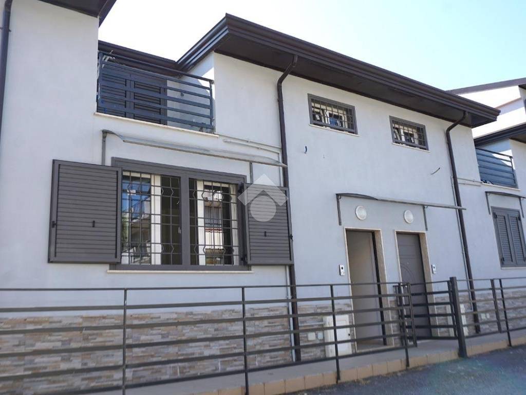 casa indipendente in vendita a Montecorvino Rovella in zona Macchia
