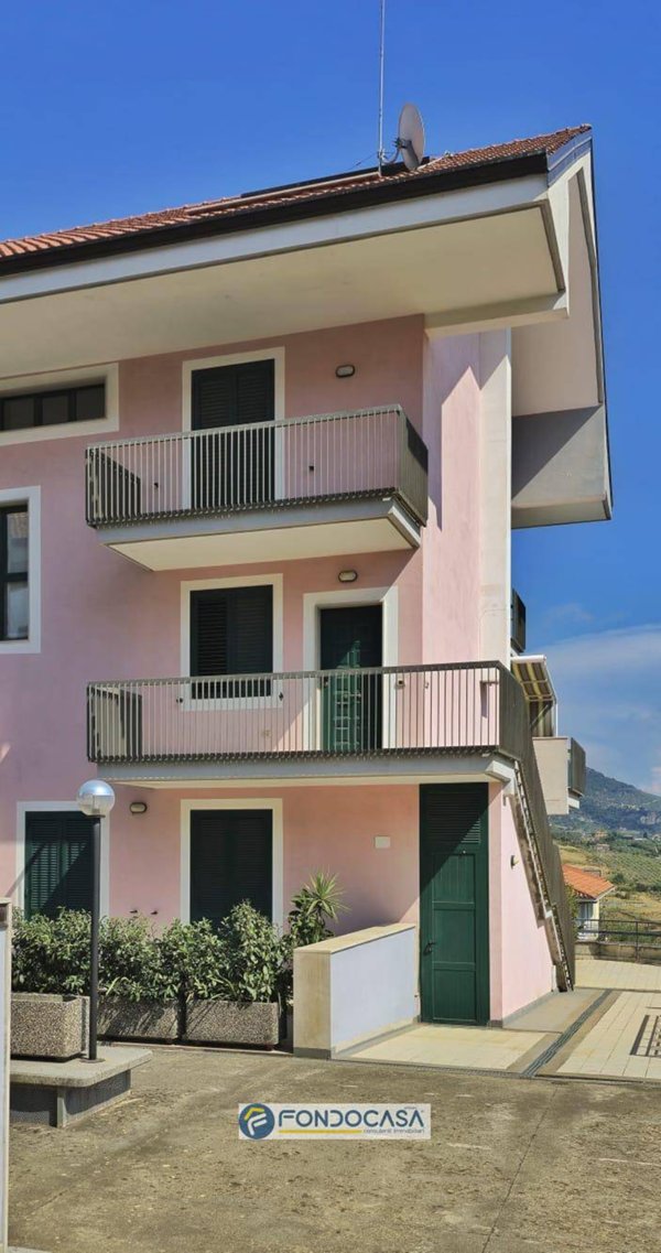 casa indipendente in vendita a Montecorvino Rovella