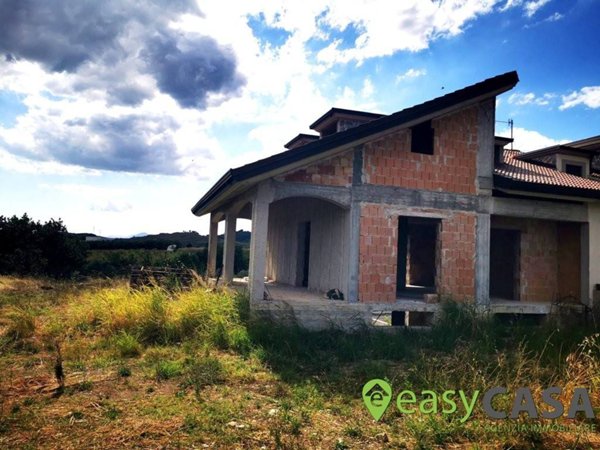 casa indipendente in vendita a Montecorvino Rovella in zona Macchia