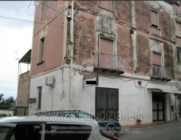 negozio in vendita a Montecorvino Rovella