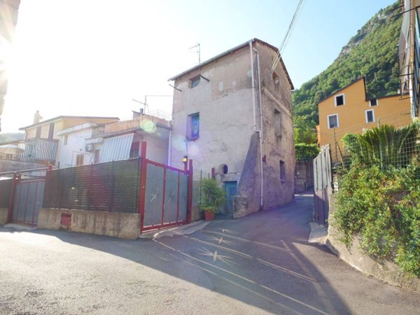 appartamento in vendita a Montecorvino Rovella in zona Gauro