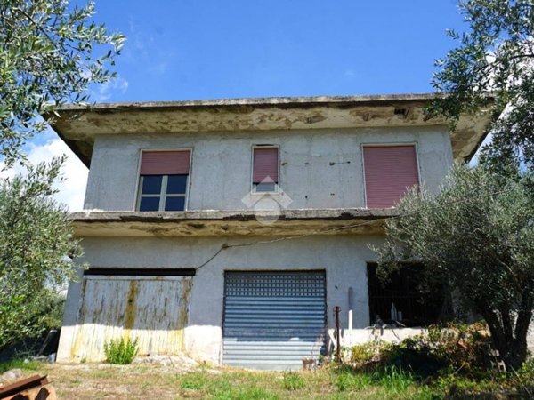 casa indipendente in vendita a Montecorvino Rovella in zona Pezze