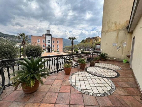 casa indipendente in vendita a Montecorvino Rovella