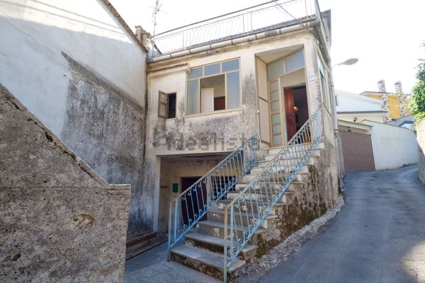 appartamento in vendita a Montecorvino Rovella in zona Gauro