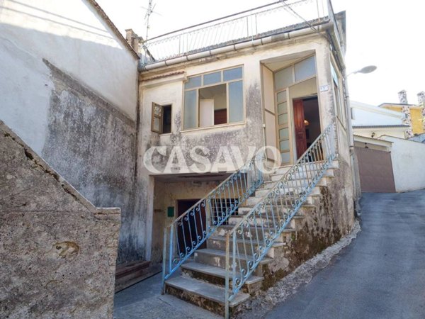 appartamento in vendita a Montecorvino Rovella in zona Gauro