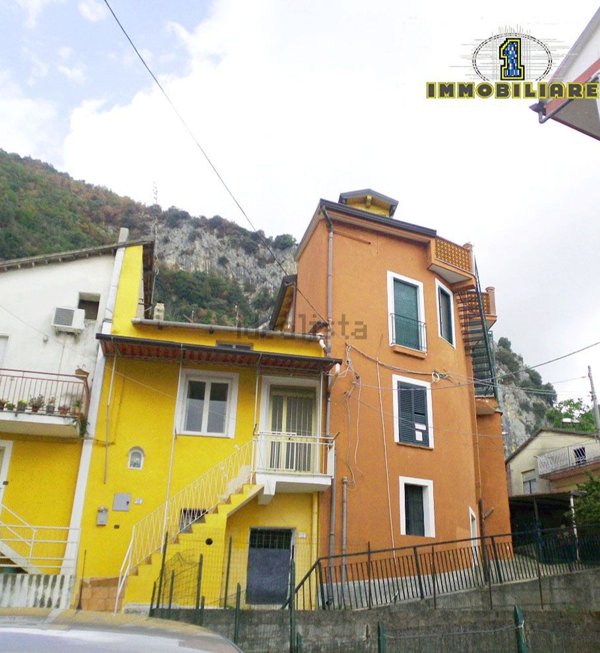 appartamento in vendita a Montecorvino Rovella in zona Gauro