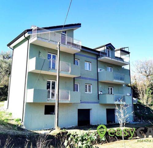 casa indipendente in vendita a Montecorvino Rovella