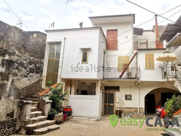 appartamento in vendita a Montecorvino Rovella in zona Gauro