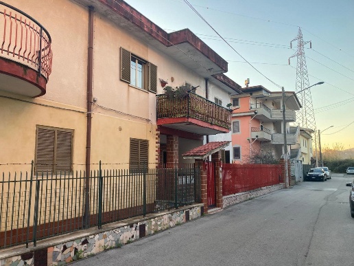 appartamento in vendita a Montecorvino Rovella in zona Macchia