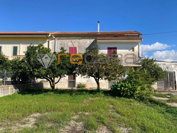 casa indipendente in vendita a Montecorvino Rovella in zona Macchia