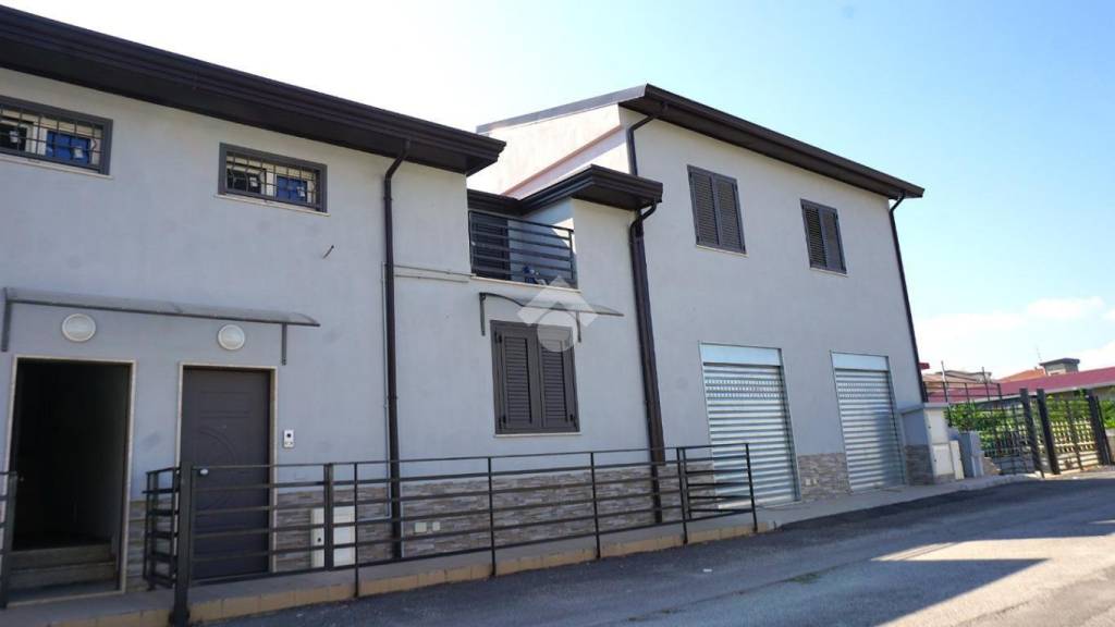 appartamento in vendita a Montecorvino Rovella in zona Macchia