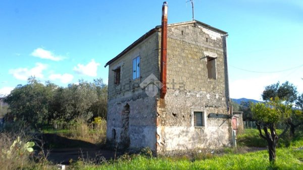 appartamento in vendita a Montecorvino Rovella in zona Macchia