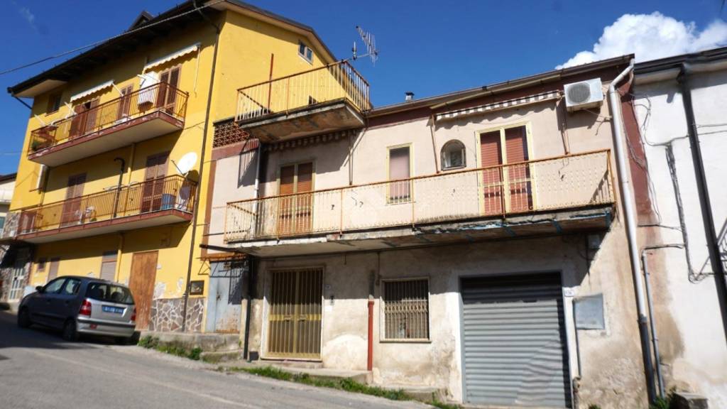 casa indipendente in vendita a Montecorvino Rovella in zona San Martino