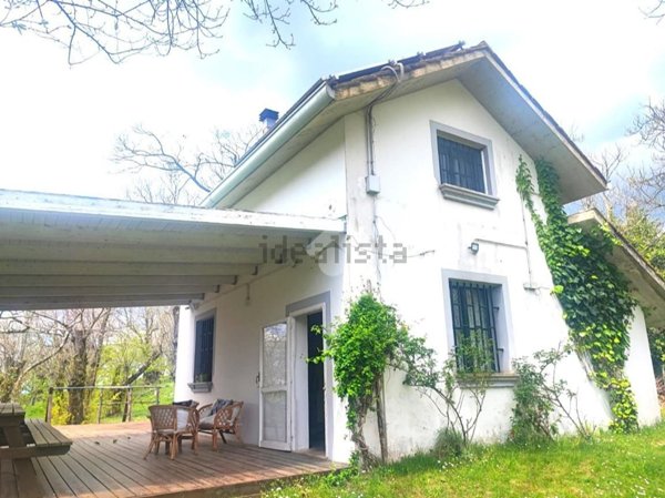 casa indipendente in vendita a Montecorvino Rovella