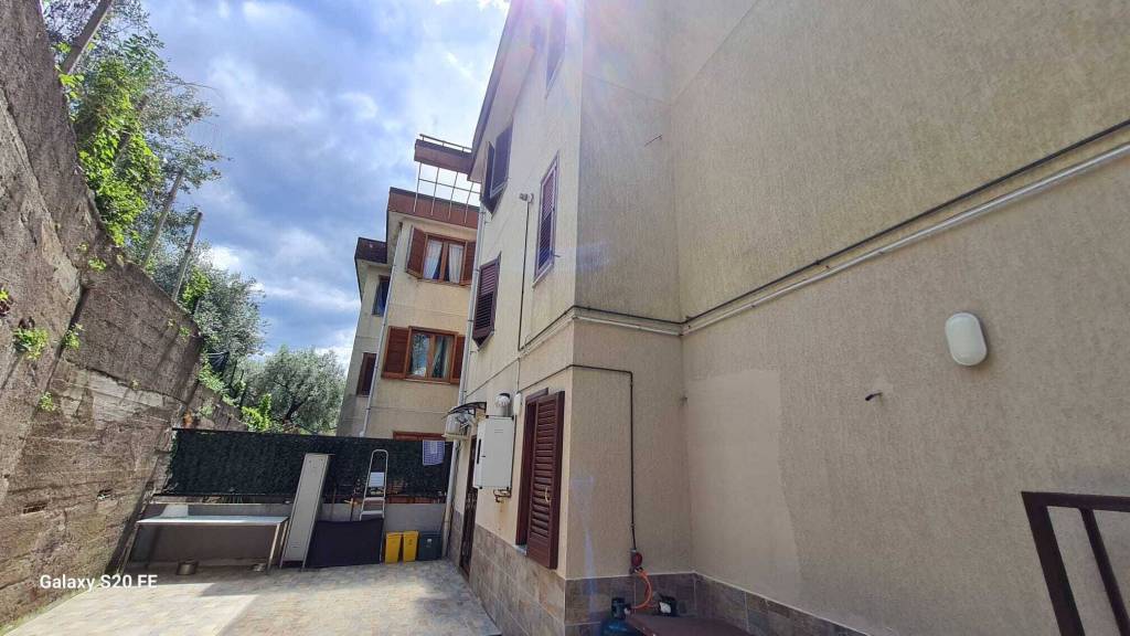appartamento in vendita a Montecorvino Rovella in zona Pezze