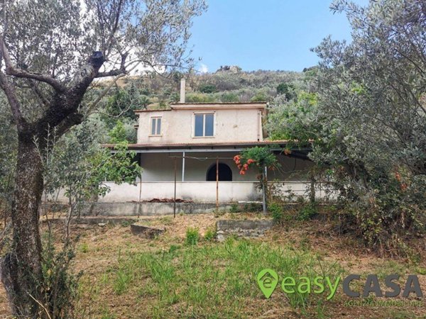 casa indipendente in vendita a Montecorvino Rovella in zona San Martino