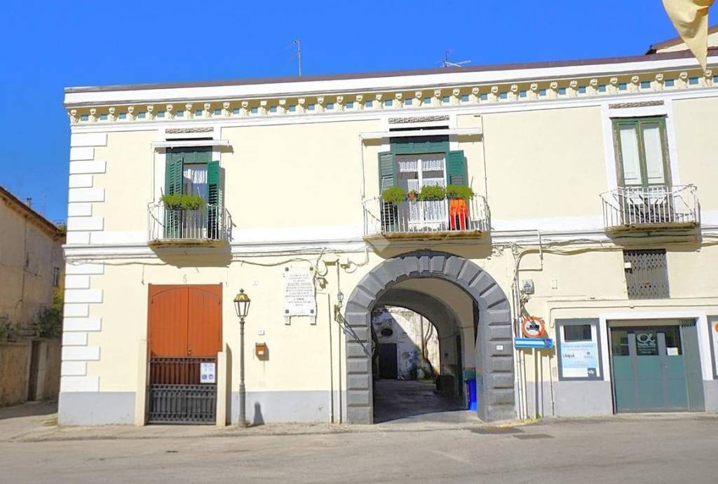 casa indipendente in vendita a Montecorvino Rovella in zona Pezze