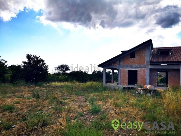casa indipendente in vendita a Montecorvino Rovella