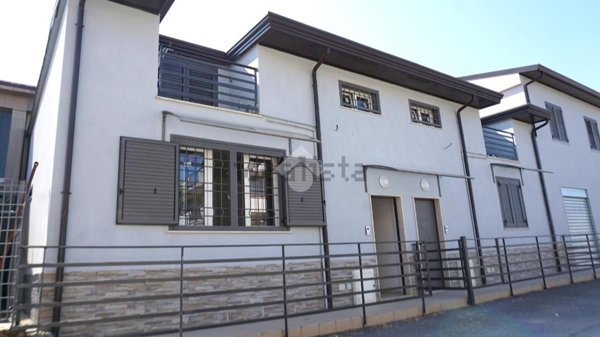 casa indipendente in vendita a Montecorvino Rovella in zona Macchia