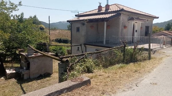 casa indipendente in vendita a Montesano sulla Marcellana in zona Tardiano